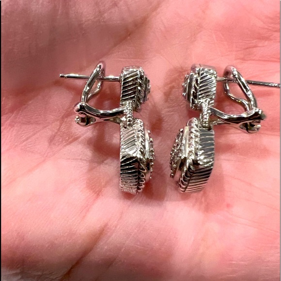 Judith Ripka bib necklace and matching earrings - Picture 3 of 5